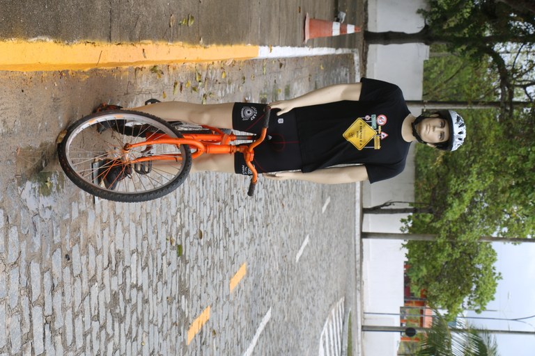 BONECO CICLISTA 5